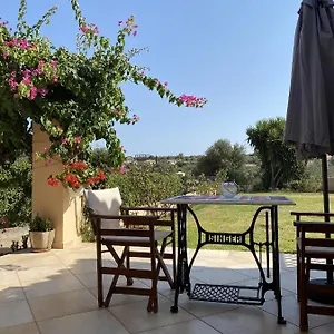 https://charming-house-with-garden-10-from-city-center.kefaloniahotels.net